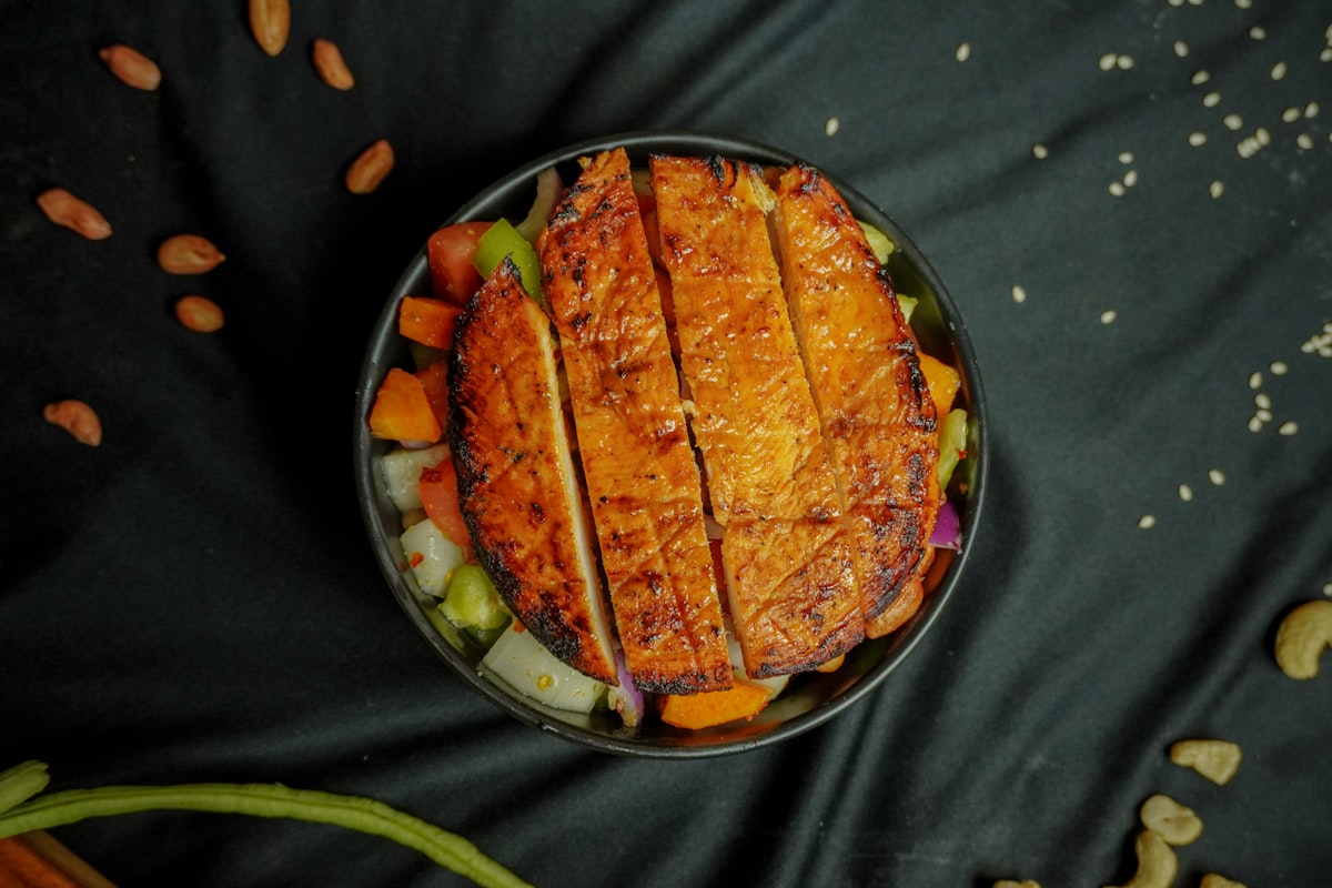 Salmon Panggang dengan Sayuran Hijau